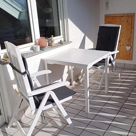 Helle Schoene Dachgeschosswohnung Mit Balkon 슈톡카흐 외부 사진