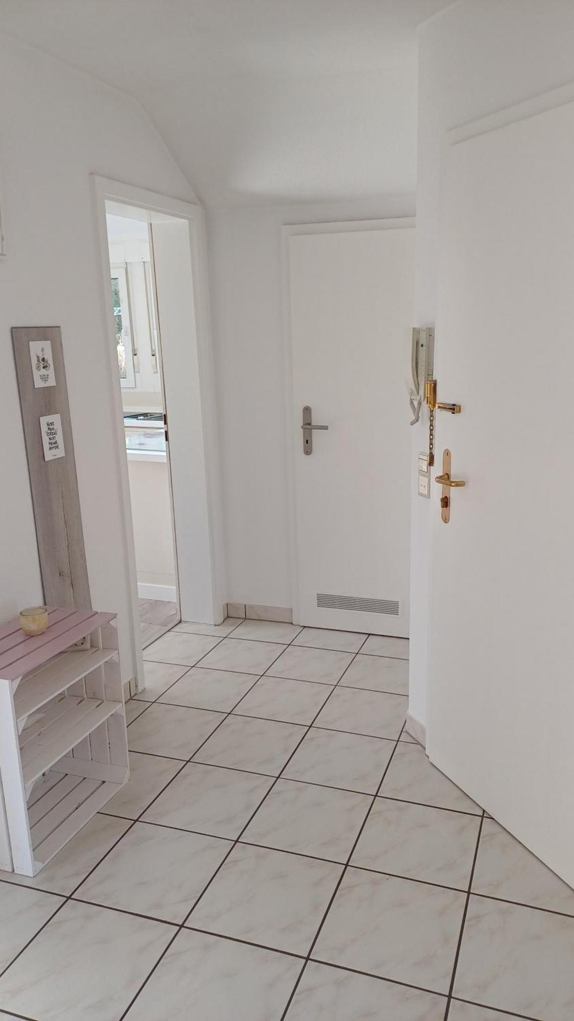 Helle Schoene Dachgeschosswohnung Mit Balkon 슈톡카흐 외부 사진